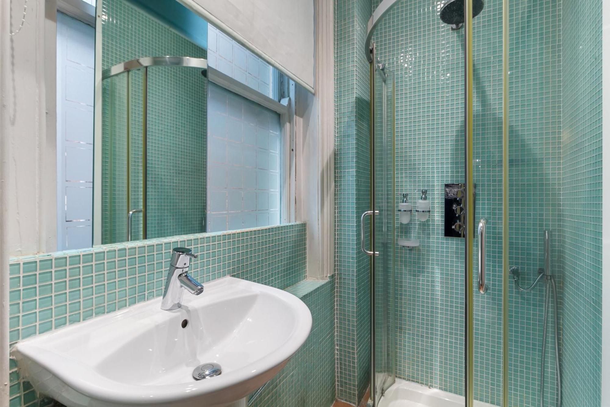 Elegant 3-bedroom In The Heart Of Piccadilly Circus No Lift- 4gl Londres
